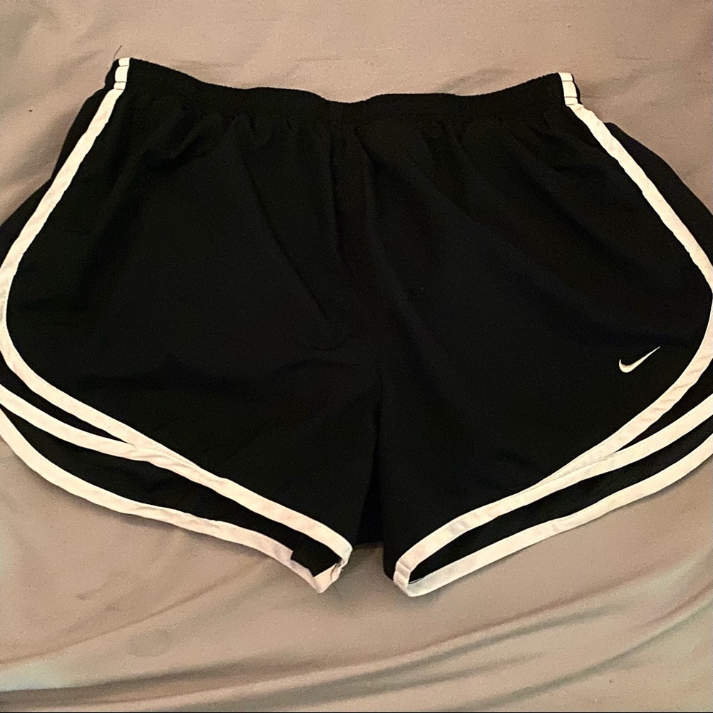 WOMENS DRI-FIT NIKE SHORTS